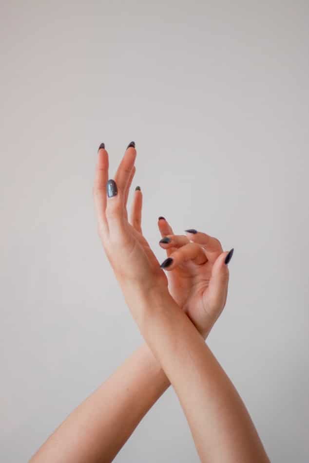 Sådan får du en lækker og holdbar manicure